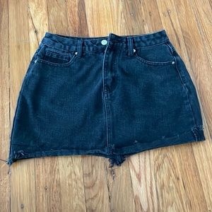 Size M Forerver 21 black denim skirt